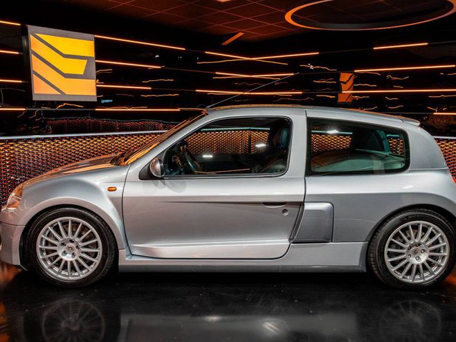 Renault Clio 2 SPORT V6 230CH PHASE 1 GRIS MTAL de 2001