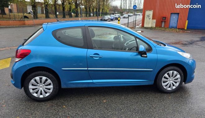 Peugeot 207 Filou 1.4 ESSENCE 75CH Bleu de 2013