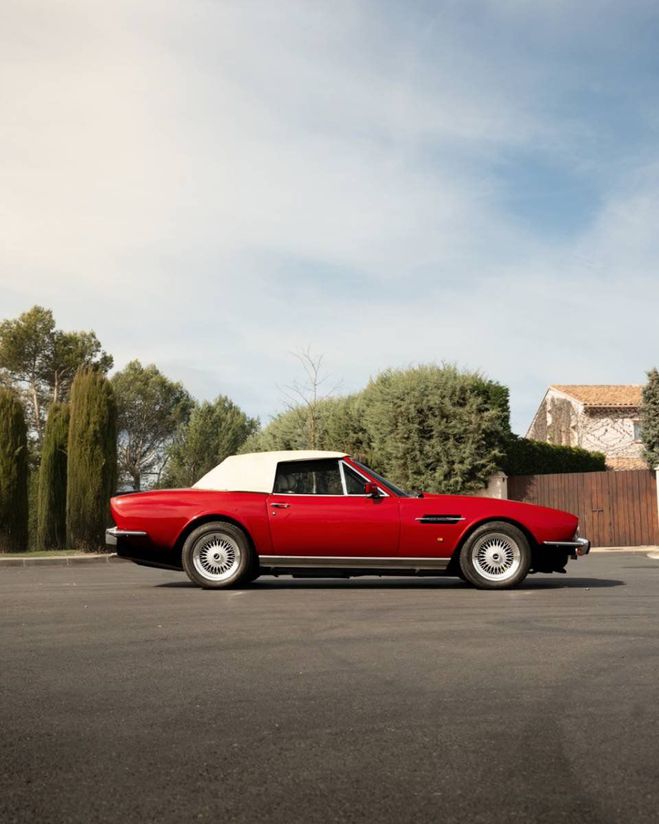 Cliquer pour voir la photo suivante Aston martin V8 Volante Série 2 MKII de 1989