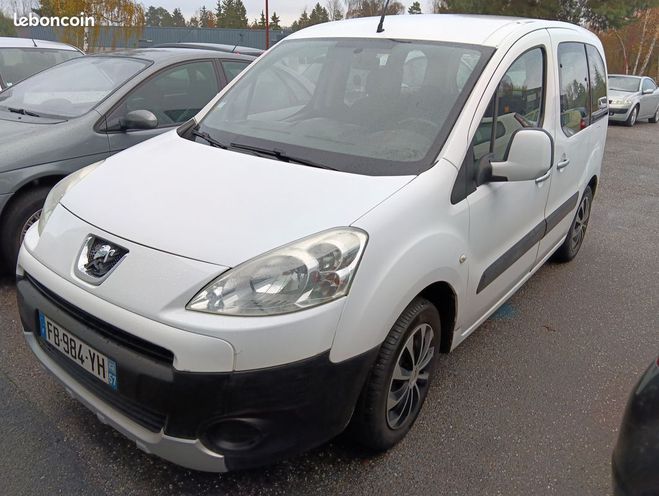 Peugeot Partner Tepee Beau hdi 2010 revise distri recent Blanc de 2010