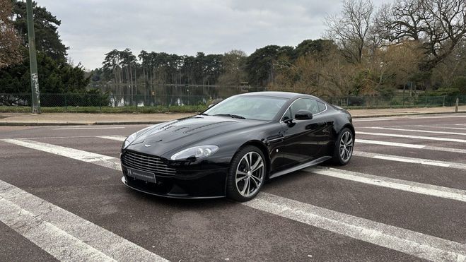 Aston martin V12 Vantage 6.0 BVM6 Noir Onyx Mtallis de 2012