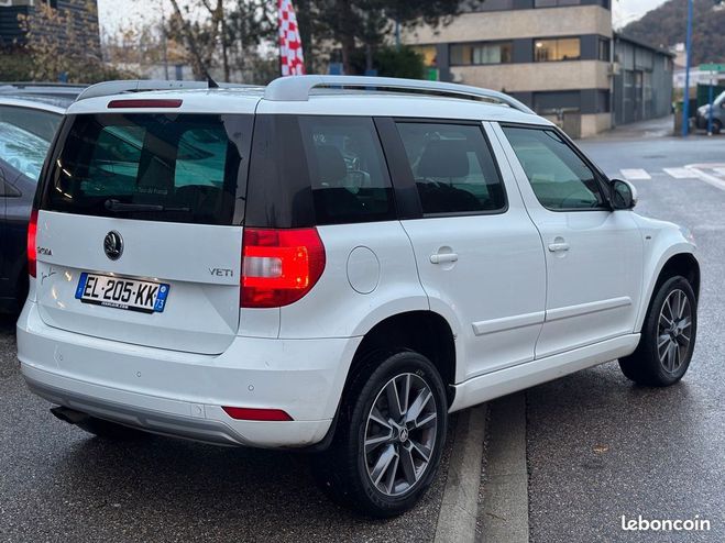 Skoda Yeti (2) 1.4 TSI 125ch Drive 1re Main Blanc de 2017