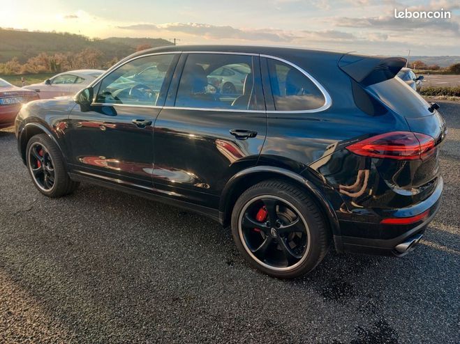 Porsche Cayenne turbo Noir de 2015