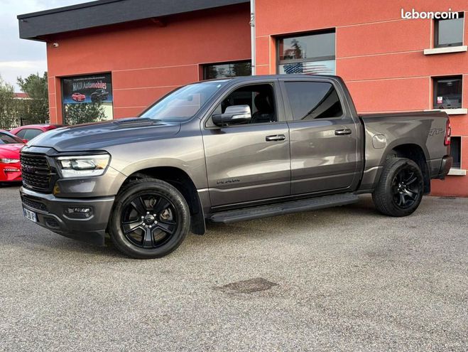 Dodge Ram 5.7 V8 GT Clean Carfax Gris de 2022