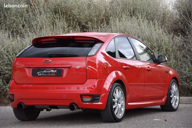 Ford Focus ST 2.5 225ch MK2 berline phase 1 Rouge de 2006