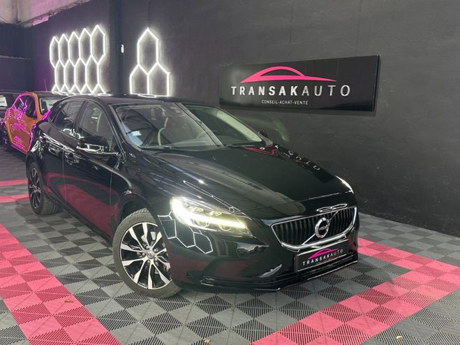 Cliquer pour voir la photo suivante Volvo V40 T2 2.0 122 ch Édition BVM6 ~ Toit panora Noir de 2018