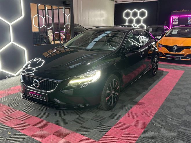 Volvo V40 T2 2.0 122 ch dition BVM6 ~ Toit panora Noir de 2018