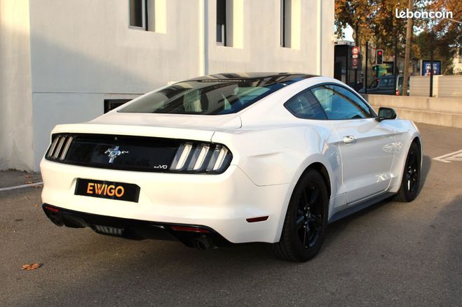 Ford Mustang coupe v6 3.7 Blanc de 2015