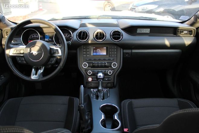 Ford Mustang coupe v6 3.7 Blanc de 2015