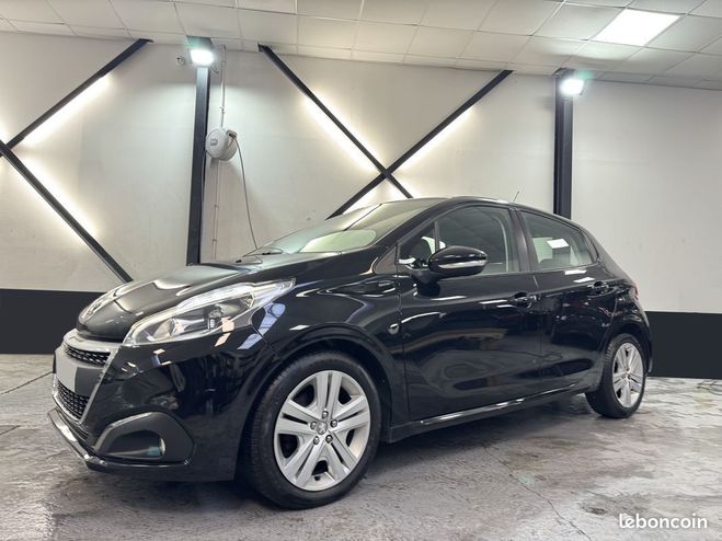 Peugeot 208 1.2i 82ch Signature 86.000km  de 2018