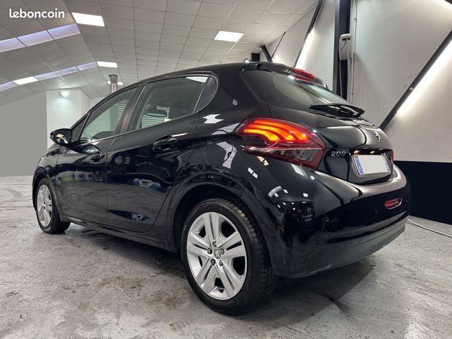 Peugeot 208 1.2i 82ch Signature 86.000km  de 2018