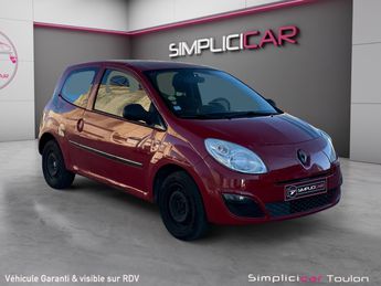  Voir d&eacute;tails -Renault Twingo II 1.2 16v 75cv Authentique - 1�RE MAIN  &agrave;  La Farl�de (83)