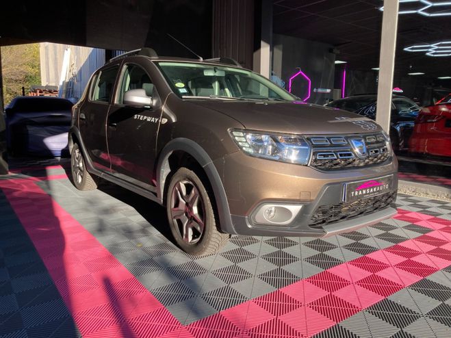 Dacia Sandero Blue dCi 95 ch STEPWAY ~ 4 Pneus neufs ~ Marron de 2020