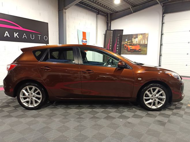 Mazda 3 MAZDA3 2.0L 150 ch MZR DISI Dynamique Marron de 2012