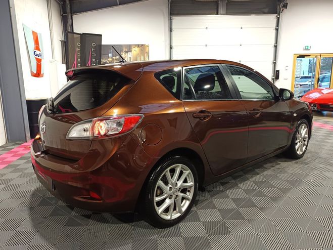 Mazda 3 MAZDA3 2.0L 150 ch MZR DISI Dynamique Marron de 2012