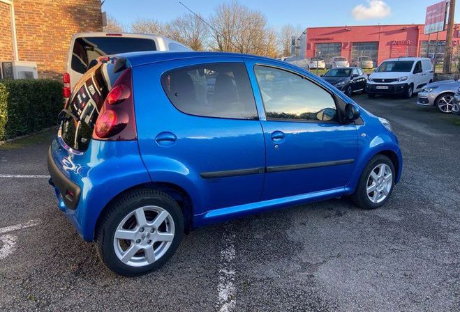 Peugeot 107 Phase II 1.0 L 69 cv 5 portes  de 2012