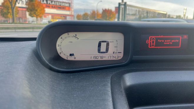 Citroen C3 Picasso (2) 1.4 VTI 95 ATTRACTION FIABLE BELLE 6 Rouge de 2016