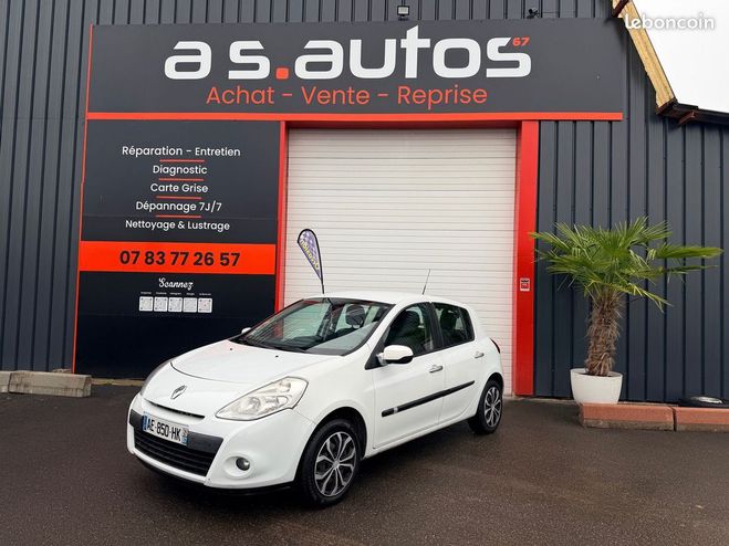 Renault Clio III 1.5 DCI 68 CV PHASE 2 5 PORTES Blanc de 2009