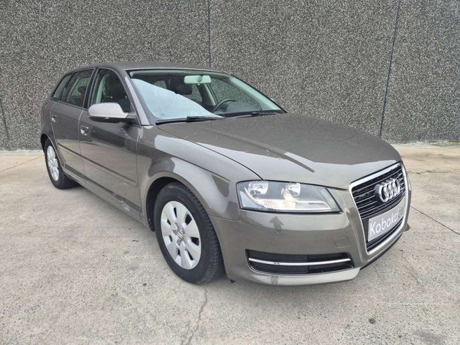 Audi A3 Sportback 1.6 TDi e Attraction Start-Sto Gris Mtallis de 