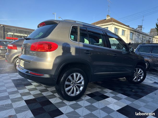 Volkswagen Tiguan 2.0 TDI 140CH BLUEMOTION TECHNOLOGY FAP Gris de 2012