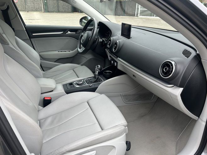 Audi A3 III BERLINE 1,4 TFSI COD ULTRA 150 AMBIT Gris de 2015