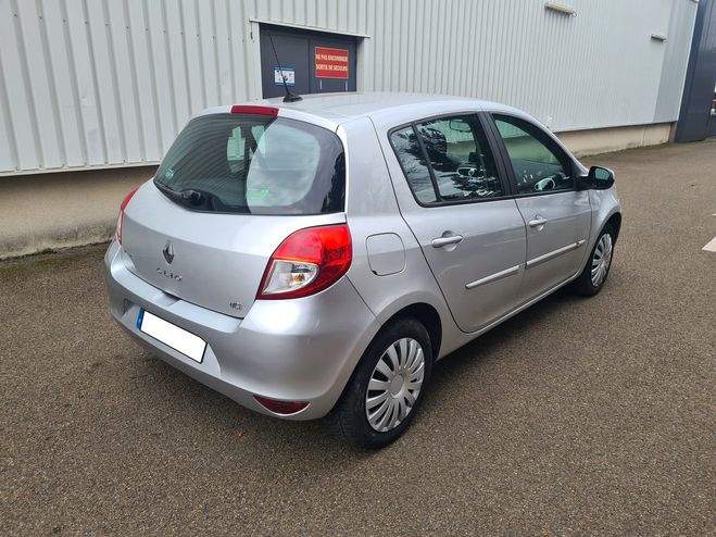 Renault Clio TOM TOM 1.5 dci 75 CV Gris clair de 2012