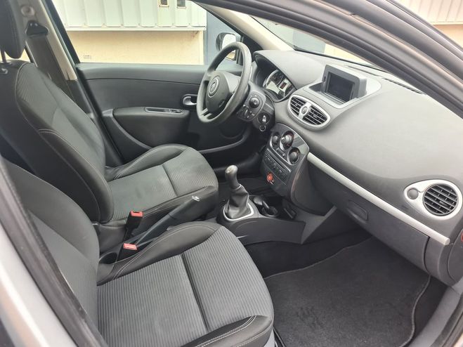 Renault Clio TOM TOM 1.5 dci 75 CV Gris clair de 2012