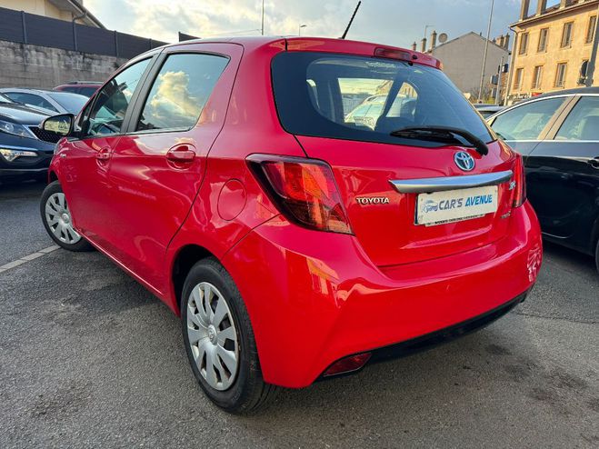 Toyota Yaris  100h Dynamic ROUGE de 2015