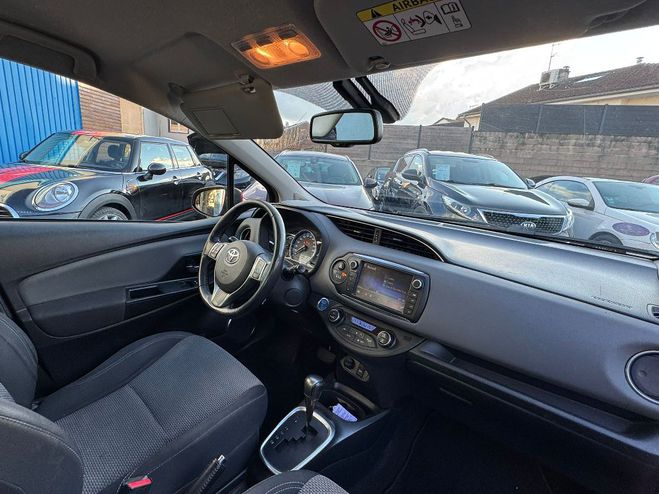Toyota Yaris  100h Dynamic ROUGE de 2015