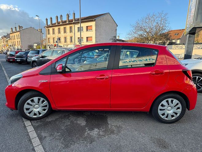 Toyota Yaris  100h Dynamic ROUGE de 2015