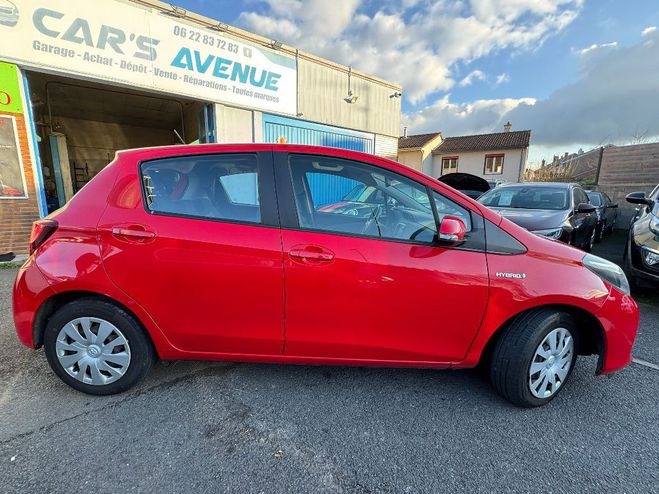 Toyota Yaris  100h Dynamic ROUGE de 2015