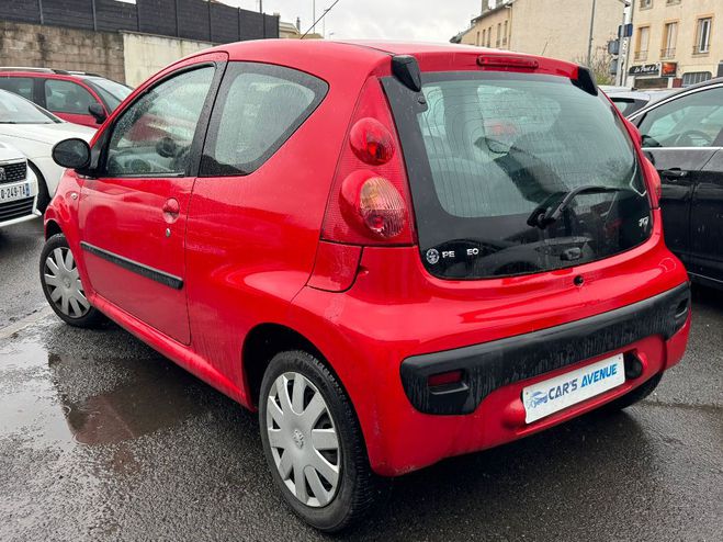 Peugeot 107  1.0e 12V 68ch BLUE LION 2-Tronic Trendy ROUGE de 2008