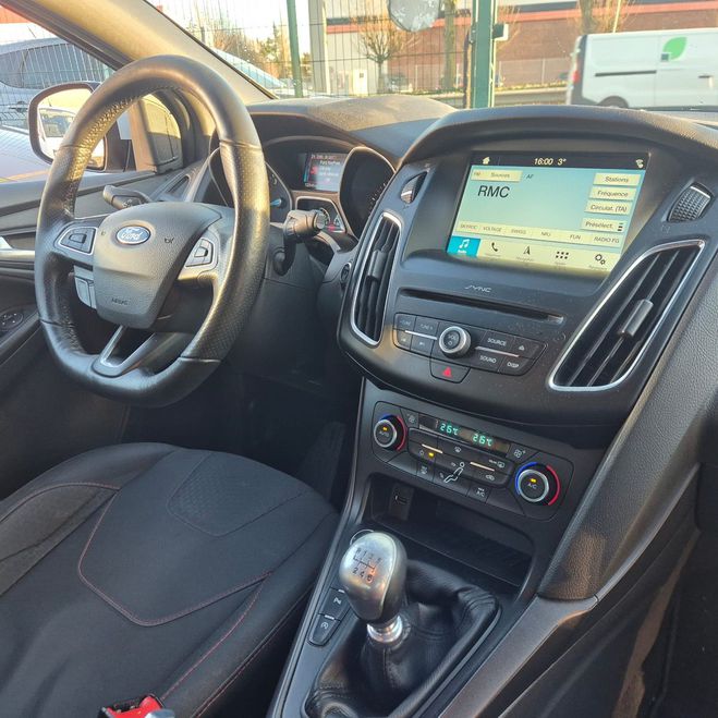 Ford Focus IV 1.5 ECOBOOST 150 ST-LINE BUSINESS Blanc de 2016
