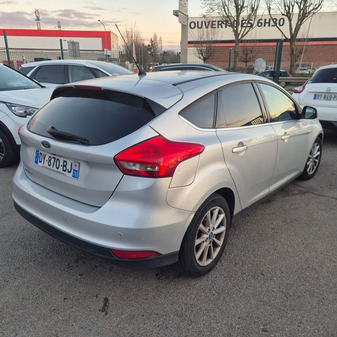 Ford Focus III (2) 1.5 TDCI 120 S&S TITANIUM 5P Gris de 2015