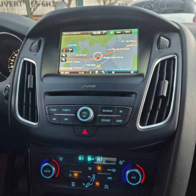 Ford Focus III (2) 1.5 TDCI 120 S&S TITANIUM 5P Gris de 2015