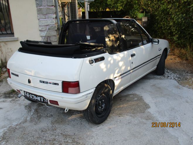 Peugeot 205 CJ Cabriolet blanc de 1994