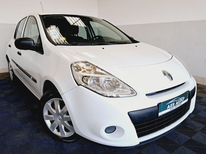 Renault Clio III BUSINESS 1.5 dCi 75 eco2 Blanc de 2012