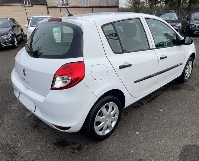 Renault Clio III 1.2 16V 75CH EXPRESS CLIM 5P  de 2011