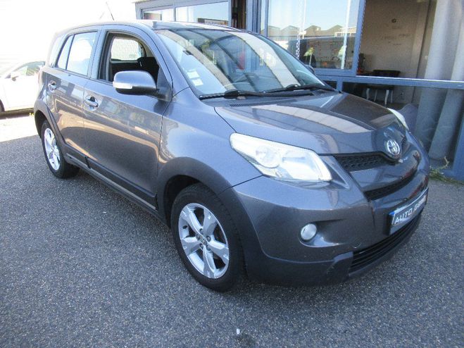Toyota Urban Cruiser 90 D-4D AWD en l etat Gris Fonc� de 2009