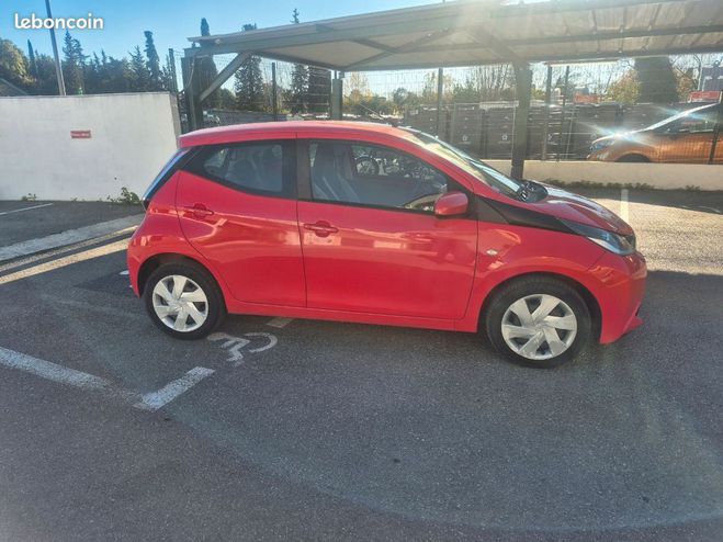 Toyota Aygo 1.0 vti 69 2015 Rouge de 2015