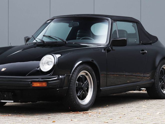 Porsche 911 SC Convertible 3.0-liter flat-six (air-c Noir de 1983