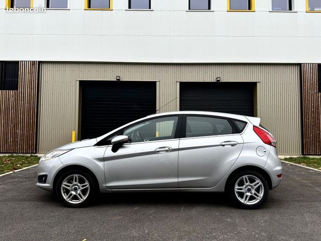 Ford Fiesta 1.0 80CH TITANIUM 5P OPPORTUNIT Gris de 2014