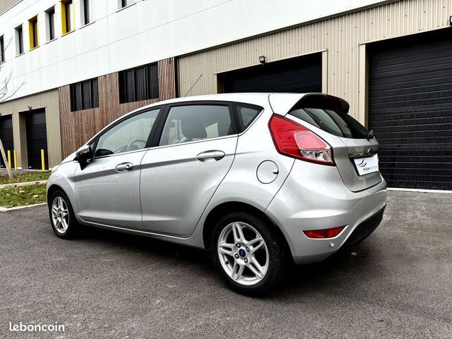 Ford Fiesta 1.0 80CH TITANIUM 5P OPPORTUNIT Gris de 2014