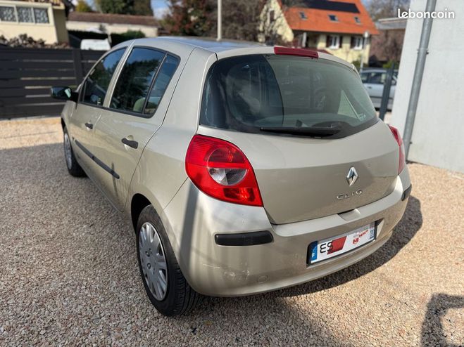 Renault Clio 1.2 75cv Jaune de 2007
