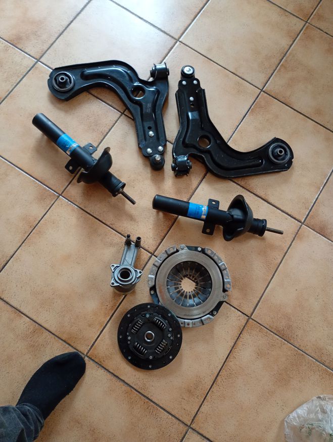 Ford Escort grise Gris  de 2001