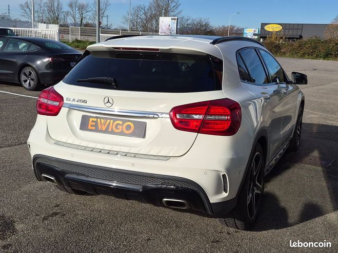 Mercedes Classe GLA Classe 1.6 200 156 ch facination toit ou Blanc de 2016