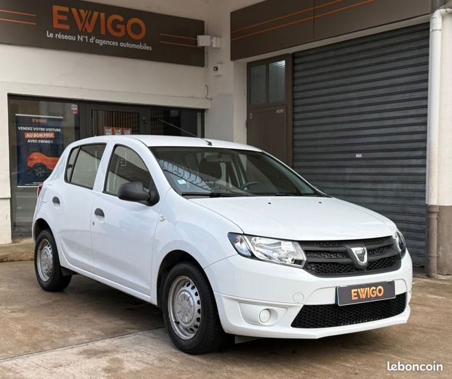 Cliquer pour voir la photo suivante Dacia Sandero 1.2 75 distribution ok faible km Blanc de 2015