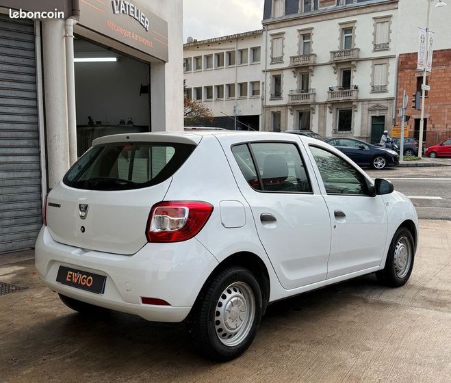 Dacia Sandero 1.2 75   distribution ok faible km Blanc de 2015