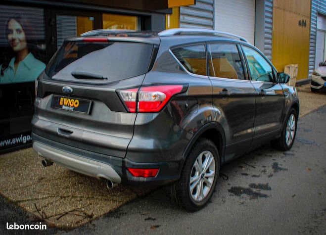 Ford Kuga 2.0 tdci 150 ch titanium 4x2 toit ouvran Gris de 2019