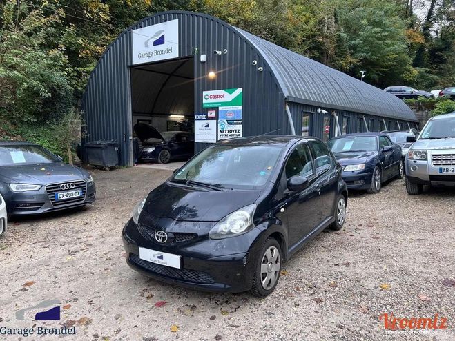 Cliquer pour voir la photo suivante Toyota Aygo 1.0 VVTi 68cv 2eme main Noir de 2007